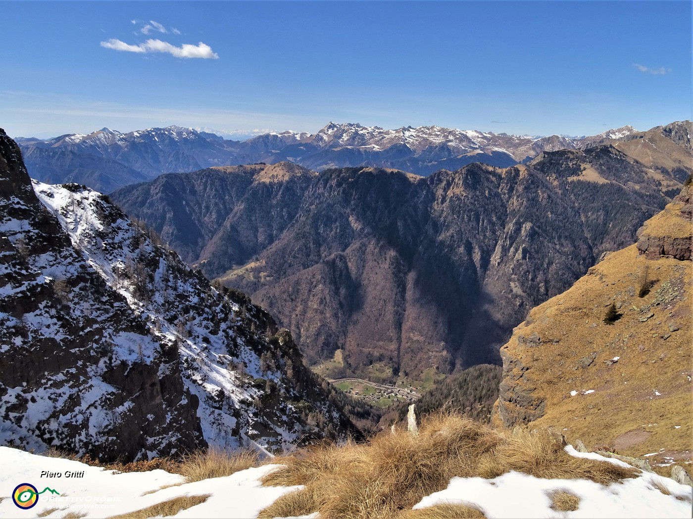 40 Vista a picco su Isola di Fondra.JPG